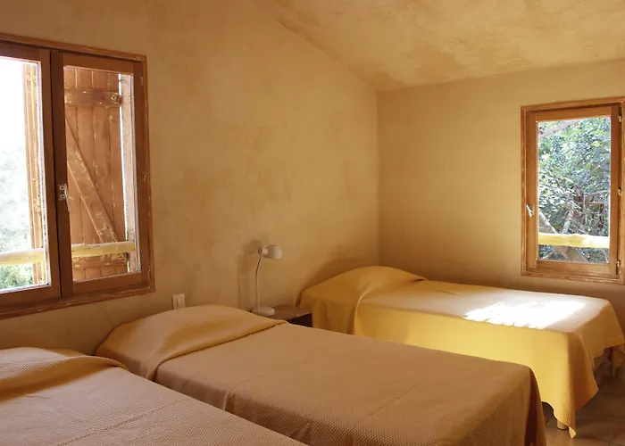 Les Toits De Santa Giulia 4* 포르토베쉬오